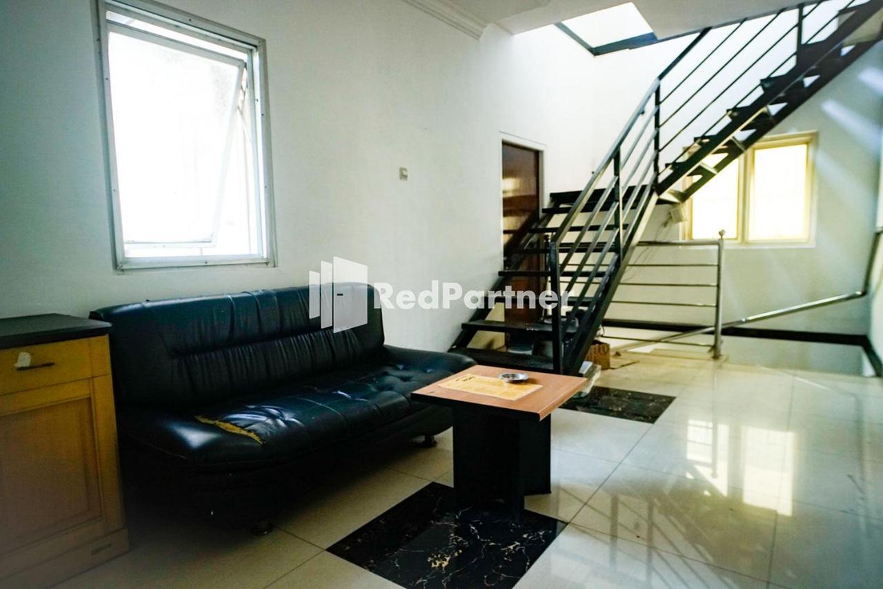 Hoki Homestay Redpartner 泗水 外观 照片