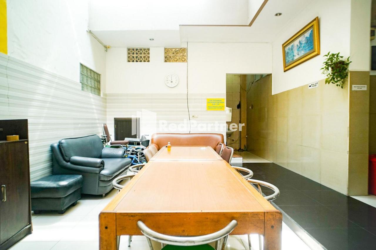 Hoki Homestay Redpartner 泗水 外观 照片