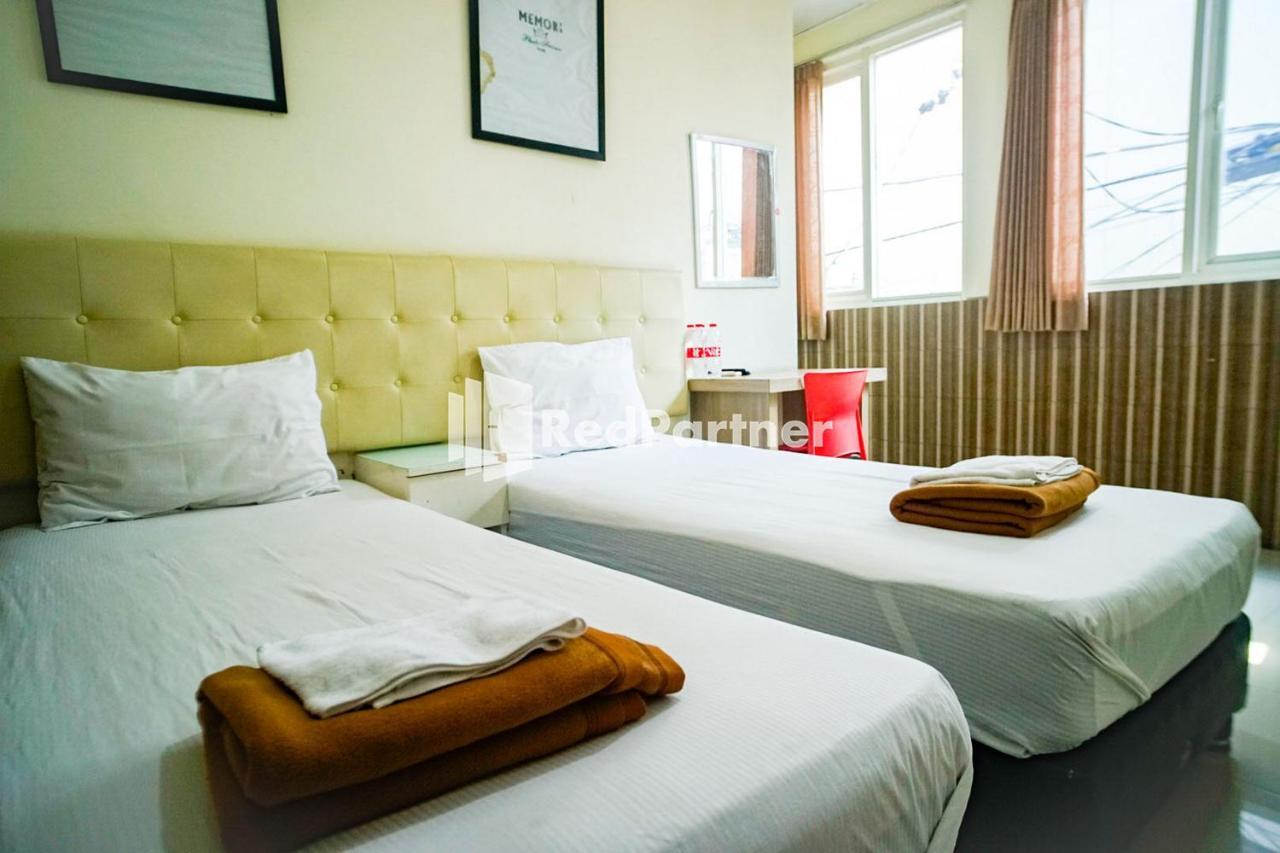Hoki Homestay Redpartner 泗水 外观 照片